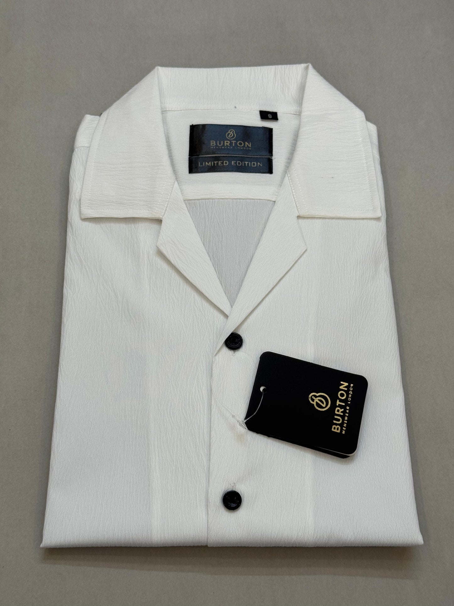 TS - 1047 (White Wrinkle Button Down Cuban Collar Short Sleeves Shirt)